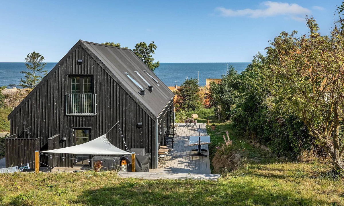 Listed House | Awesome home in Svaneke with kitchen