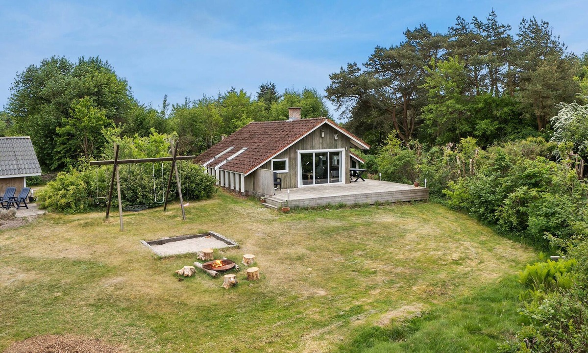 Skaven Strand House | Awesome home in Tarm with kitchen