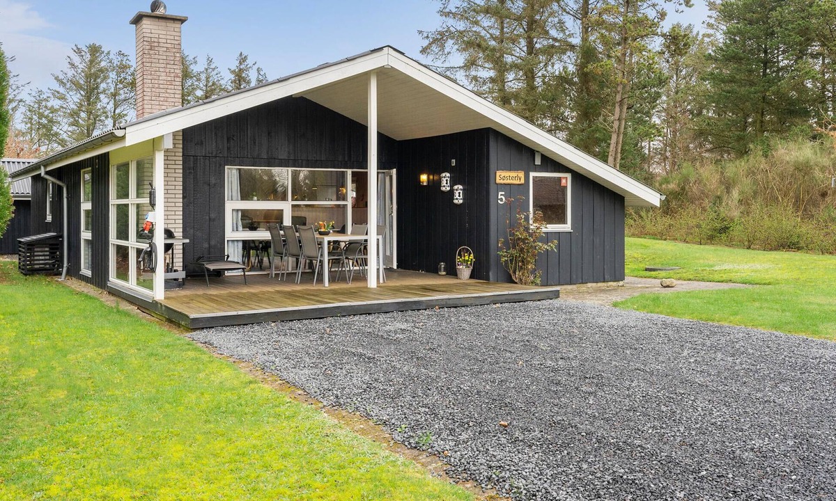Skaven Strand House | Awesome home in Tarm with kitchen