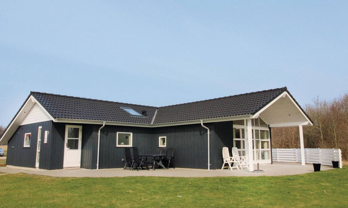 Arrild Ferieby House | Awesome home in Toftlund with sauna