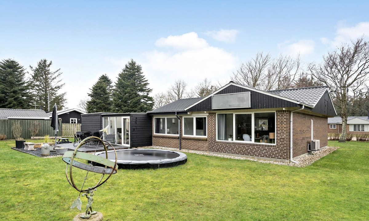 Sønder Nissum House | Awesome home in Ulfborg with kitchen