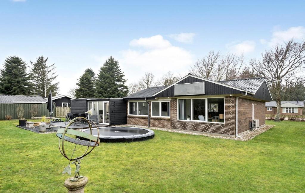 Sønder Nissum House | Awesome Home In Ulfborg With Kitchen