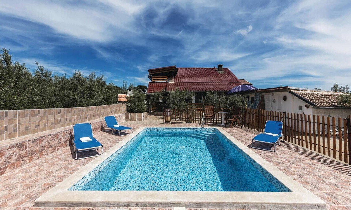 Valtura House | Awesome home in Valtura