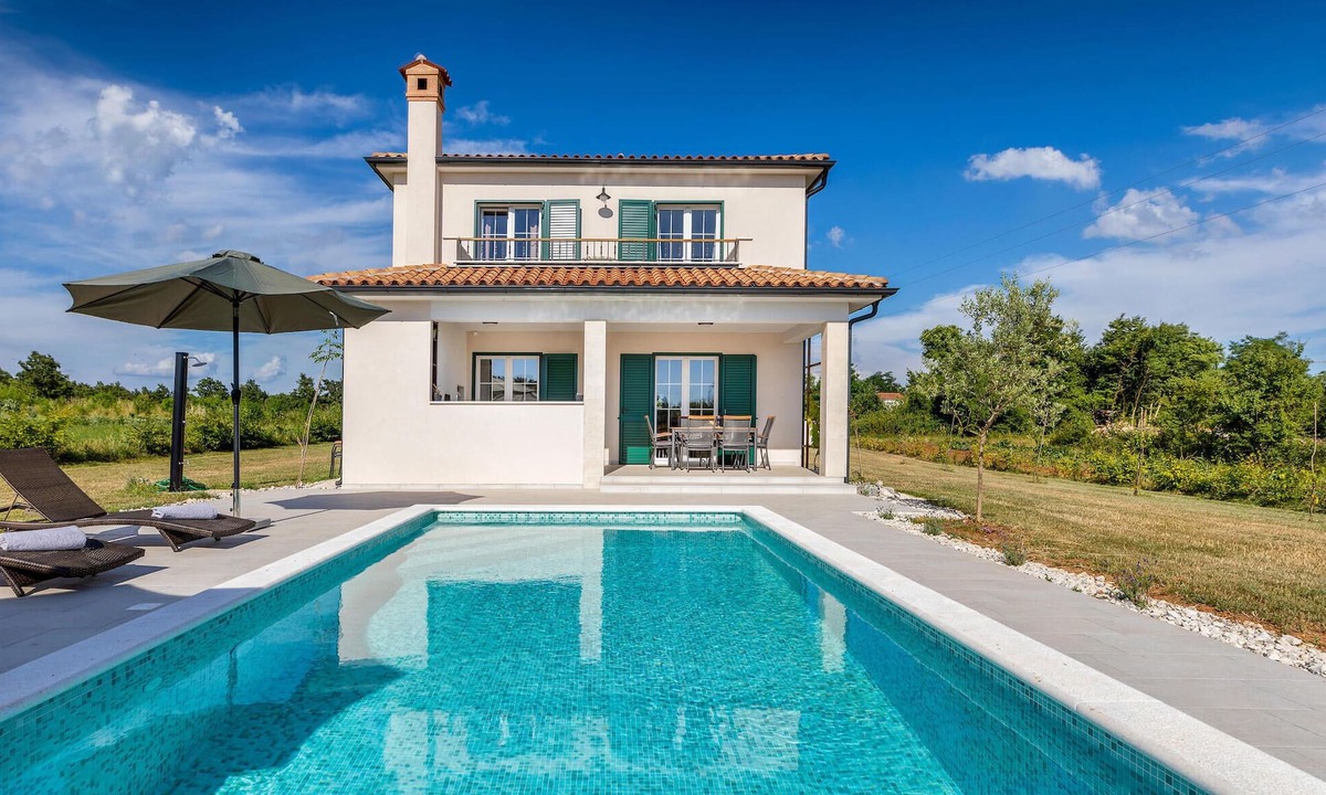 Zminj House | Awesome home in Zminj