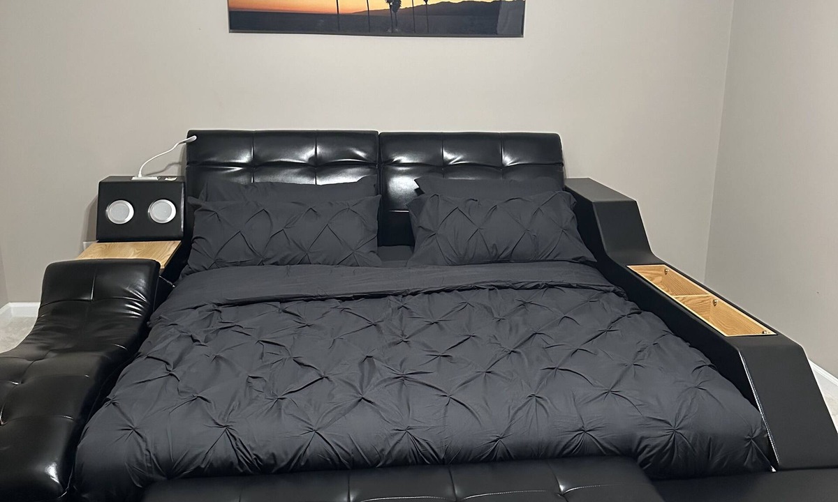 Conyers House | Awesome Lakefront Unique House