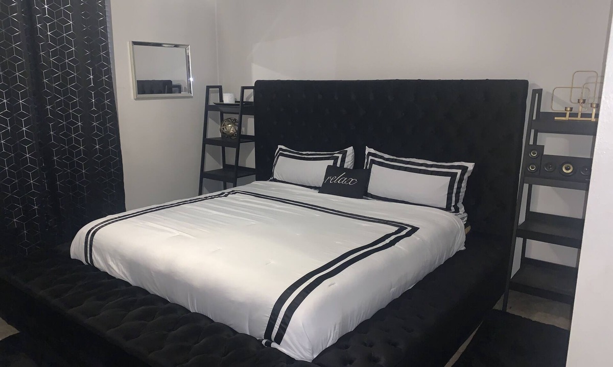 Renton Apartment | Awesome Location! Nice home!