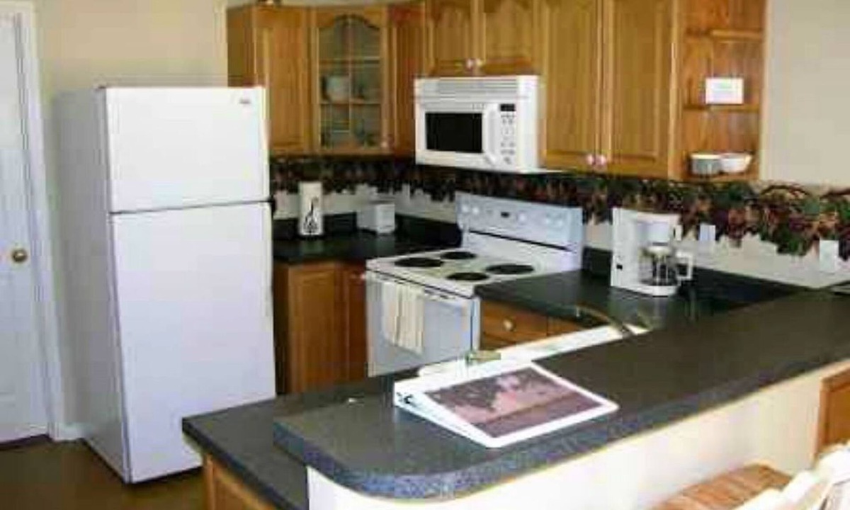 Kingsland Condo | AwesomeGetaway*Lakeviews! Homeawayfromhome!