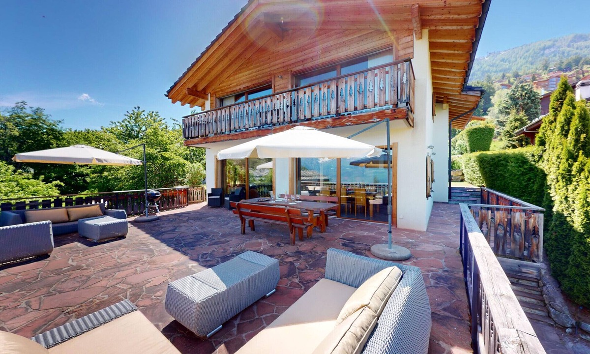Saint-Pierre-de-Clages Ski Chalet | Axaari - VIEW & SUNNY chalet 10 pers