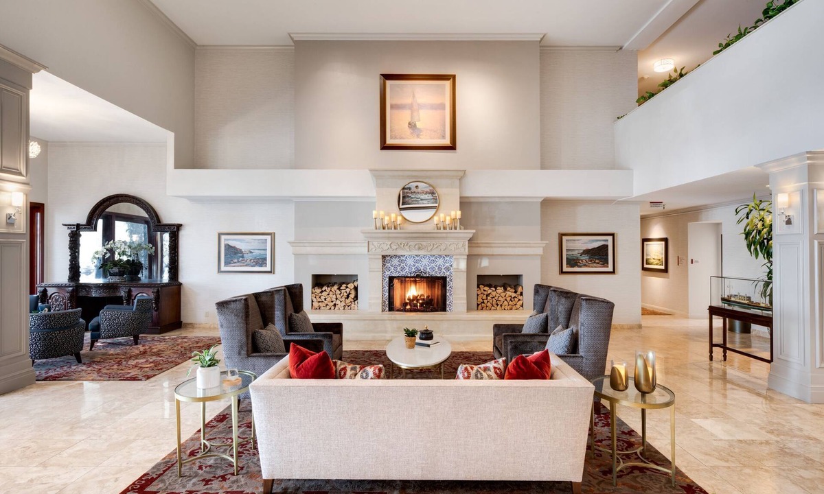 Santa Ana Heights Hotel | Ayres Hotel Costa Mesa/Newport Beach