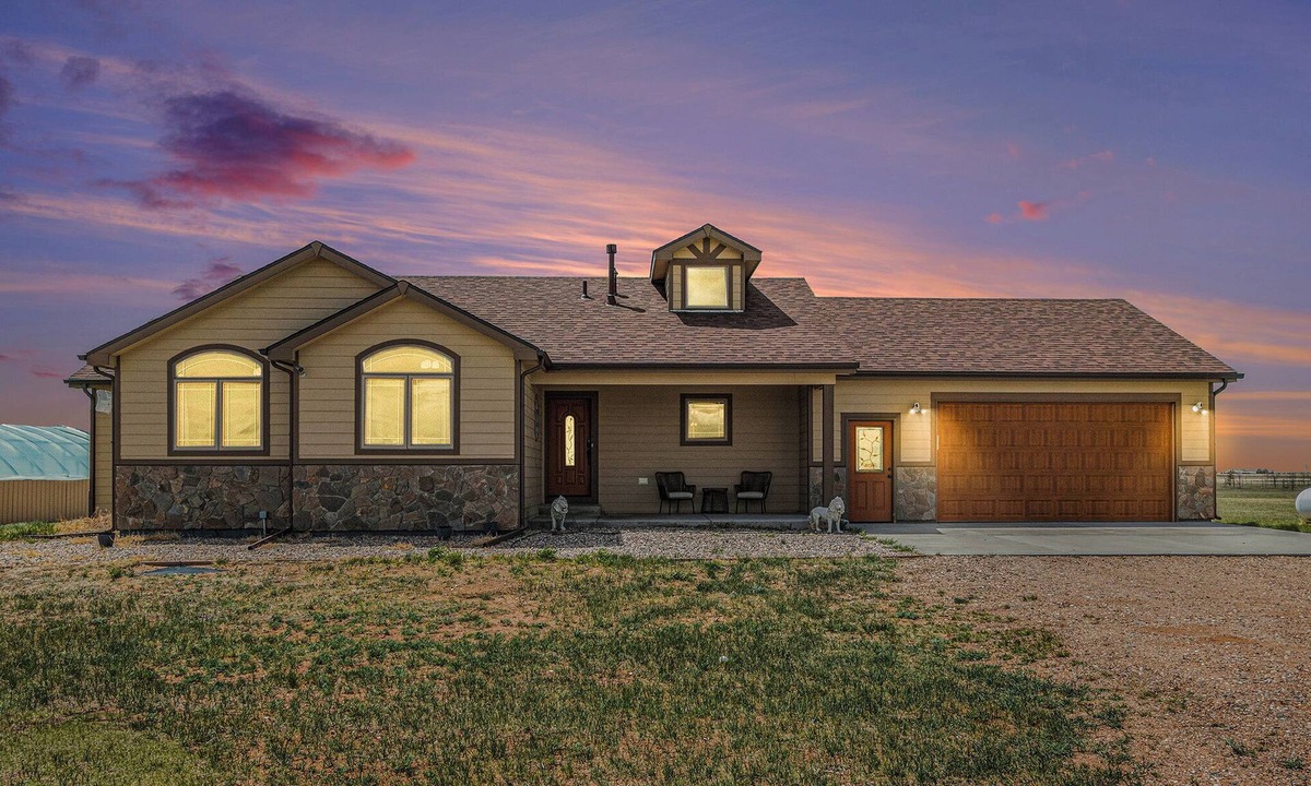 Carpenter Apartment | Ayu Ranch | Panoramic views | Hot tub