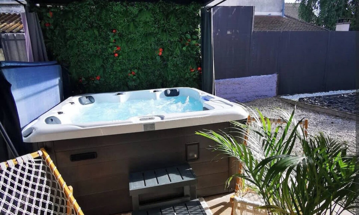Chambry Apartment | Ayurveda spa and sauna Relaxation and escape
