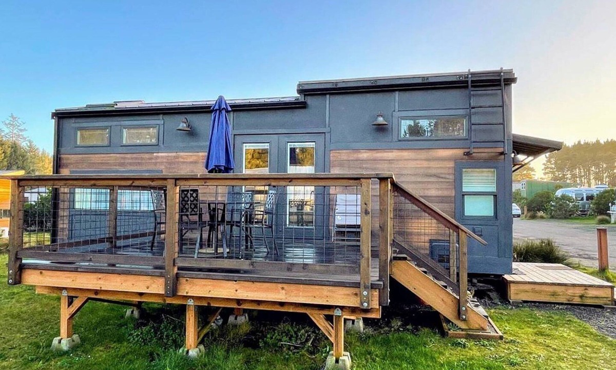 Waldport House | Azalea