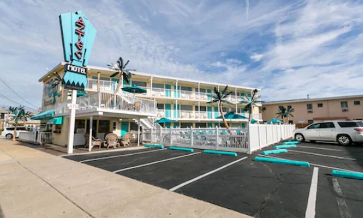 Wildwood Crest Hotel | Aztec Motel