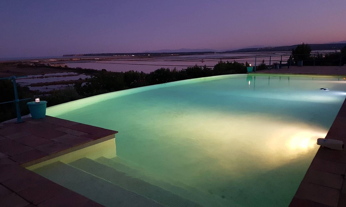 Port-la-Nouvelle House | Azure blue stopover