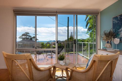 Batehaven House | Azure Sands Ocean Views in Batehaven