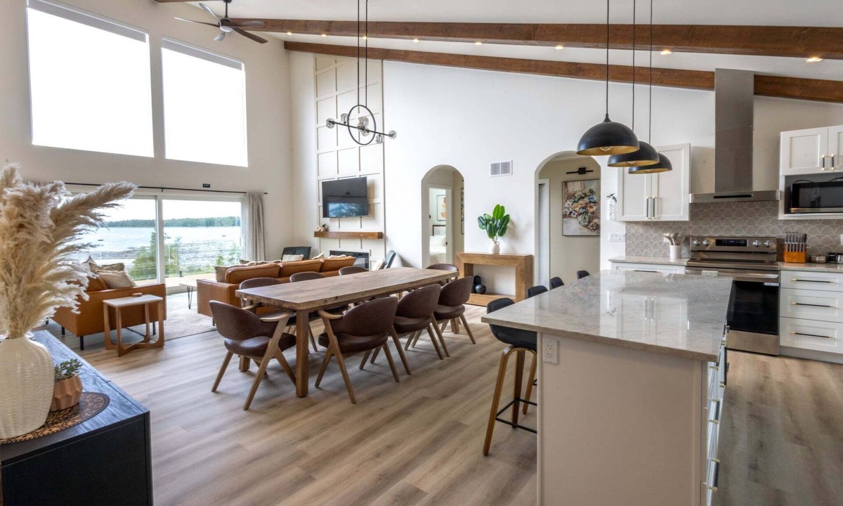 Northern Bruce Peninsula Cottage | Azure Vista: Lakefront | Game room | Hot tub