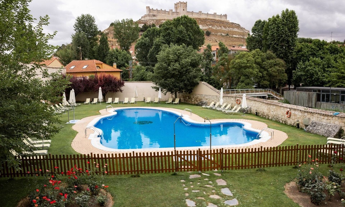 Penafiel Hotel | AZZ Peñafiel Las Claras Hotel & Spa