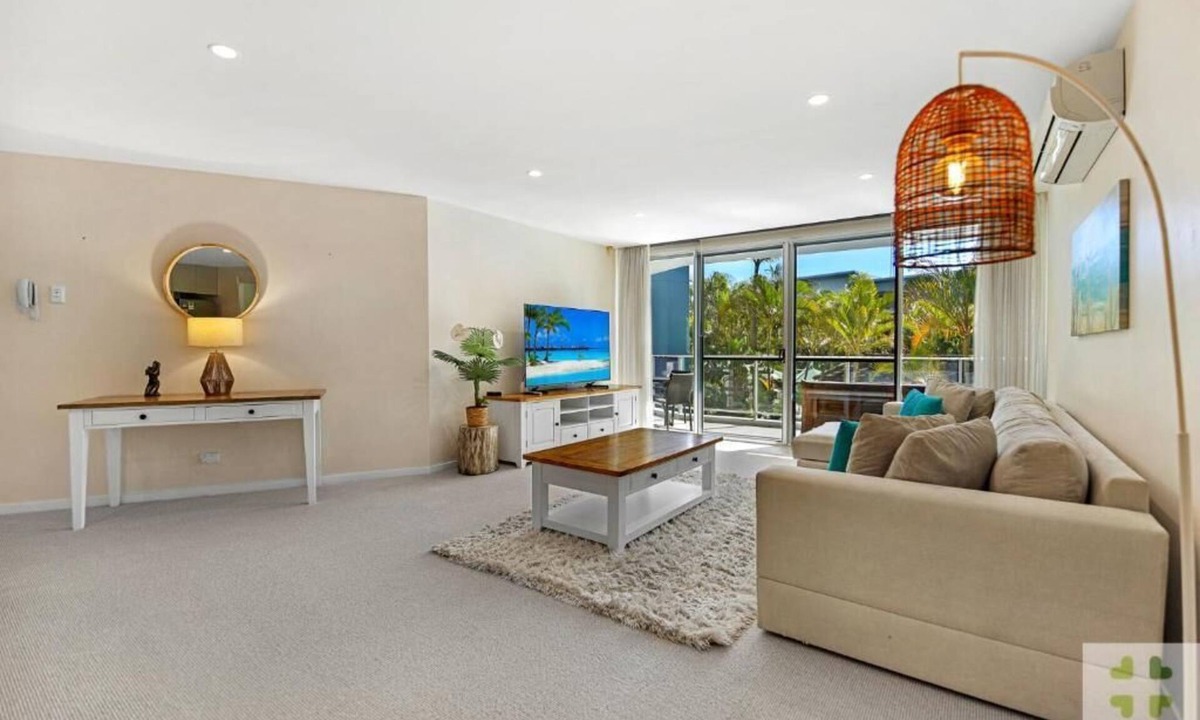 Gold Coast Apartment | Azzura Greens Resort