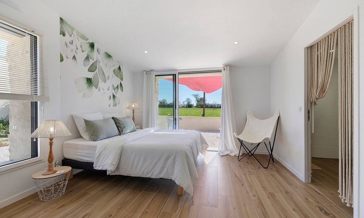 La Gaubretiere Bed & Breakfast | B&B À L'orée Des Bois “Chambre Maritxu” with Private Terrace, Shared Garden & Wi-Fi
