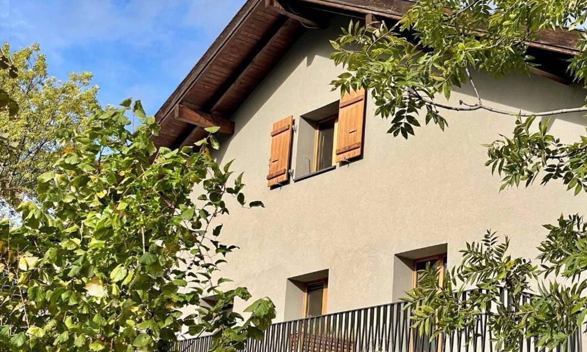 Montana Villa | B&B Alpine Lodge Crans-Montana, cozy and safe Mountain Stay with Panoramic Views