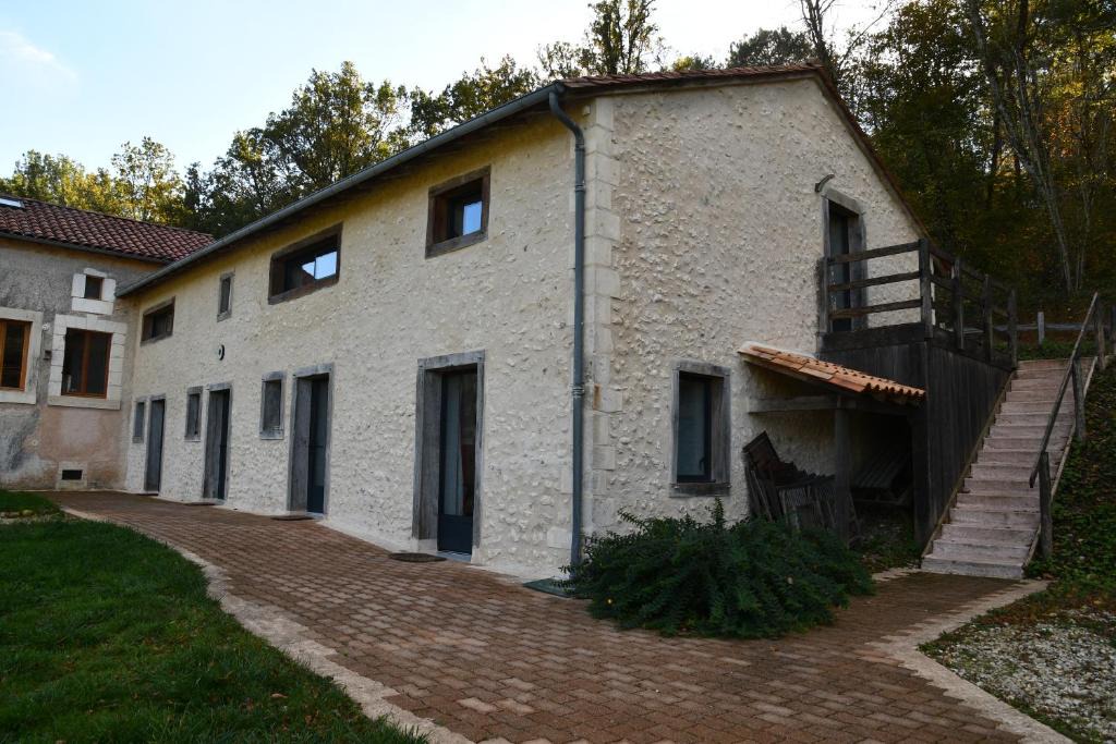 Montrem Bed & Breakfast | B&B Angueur