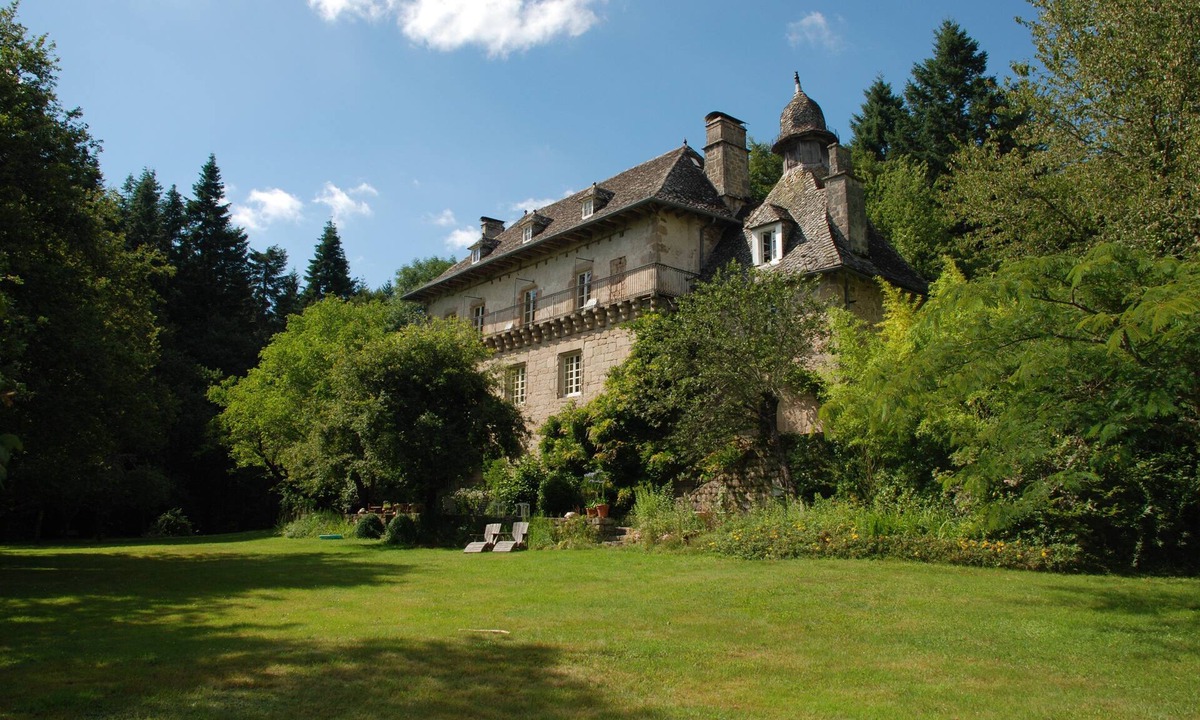 Saint-Julien-aux-Bois Bed & Breakfast | B&B Chateau Le Bois