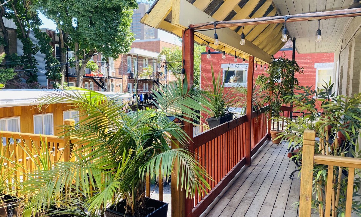 Gay Village Bed & Breakfast | B&B du Village - BBV