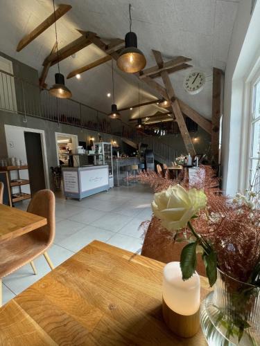 Lyngs Bed & Breakfast | B & B Gødstrup - cafe og restaurant Den Gamle Stald