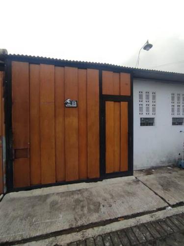 Genteng Apartment | B&B Guest House