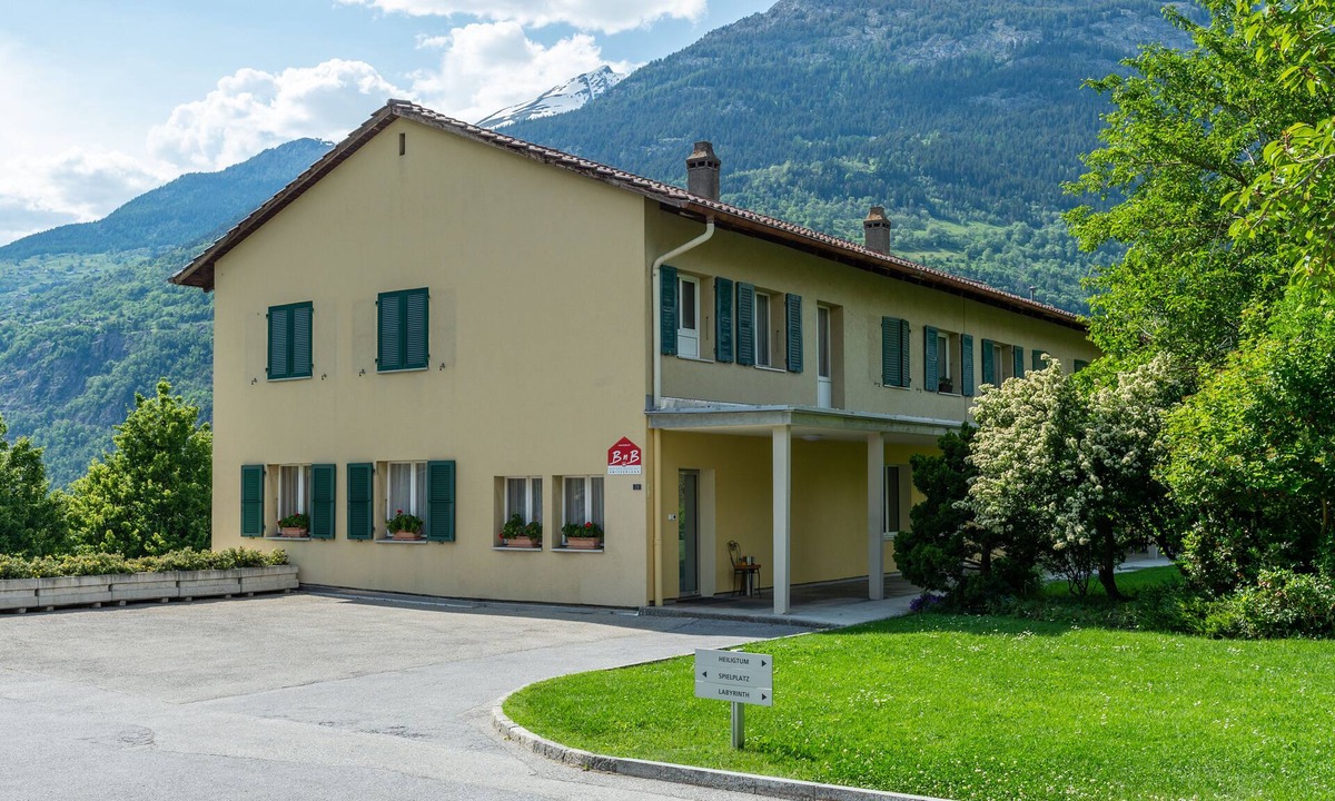 Brig Apartment | B&B Haus Schönstatt - Self-Check-In