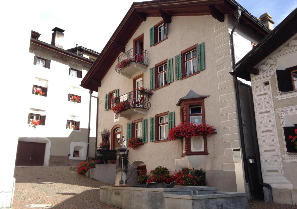 Engadin Scoul Apartment | B&B Hotel & Appartements Chasa Valär