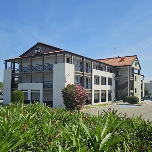 Saint Tronquet Business Park Hotel | B&B HOTEL Avignon 1