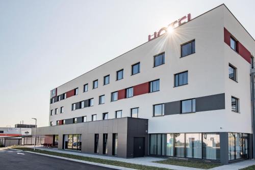 Bernolsheim Hotel | B&B HOTEL Brumath Bernolsheim