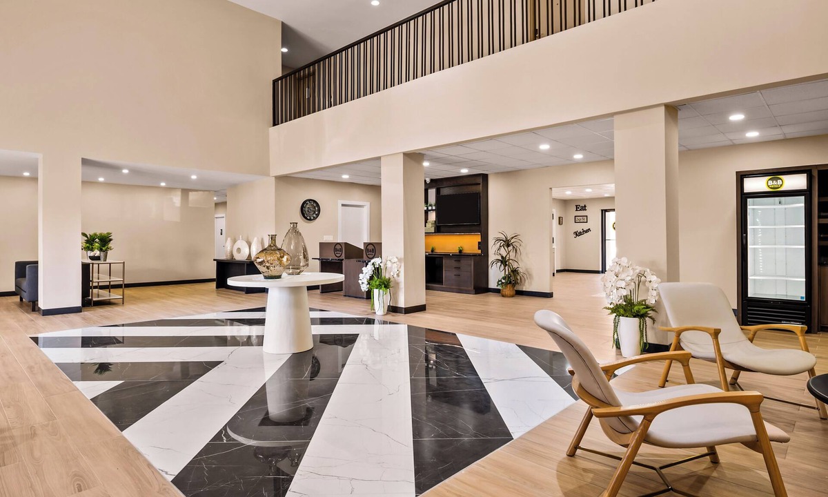 Northside Hotel | B&B HOTEL Jacksonville Airport – Newly Renovated!