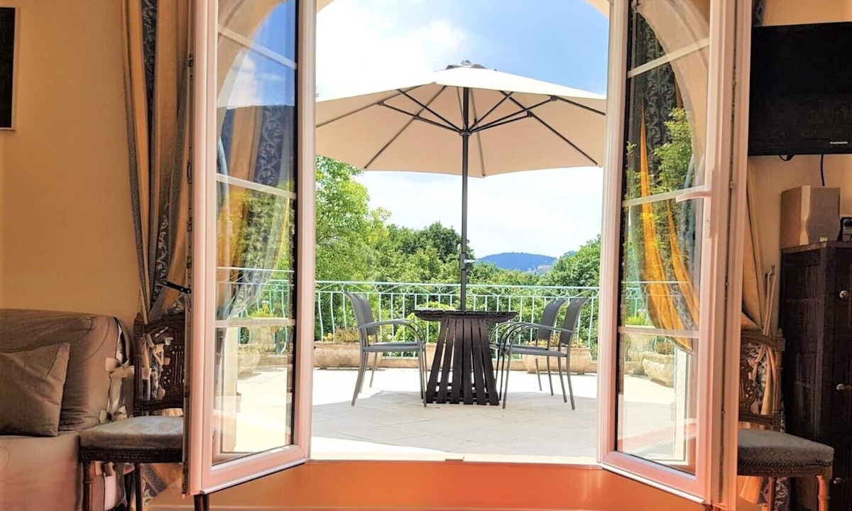 Grasse Bed & Breakfast | B&B With Charm - Quiet With Kitchen & sw Pool