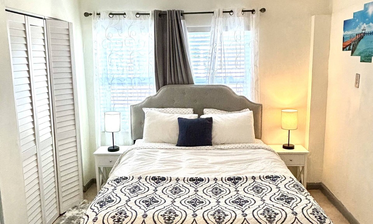 Juno Beach Apartment | B Casa Azul Minutes from Beach & Mall