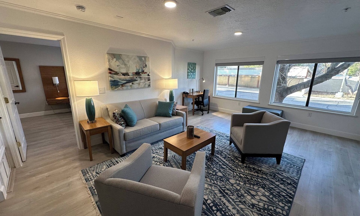 Roswell Hotel | B&J HOTELS