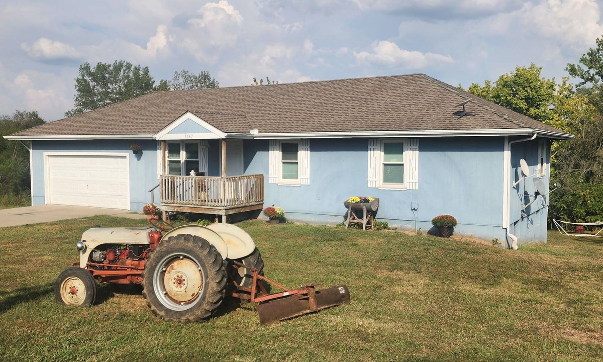 Johnson County House | B&S Creekside Retreat - Private 21 acre 2-bedroom 2-bath w/Creek & Trails