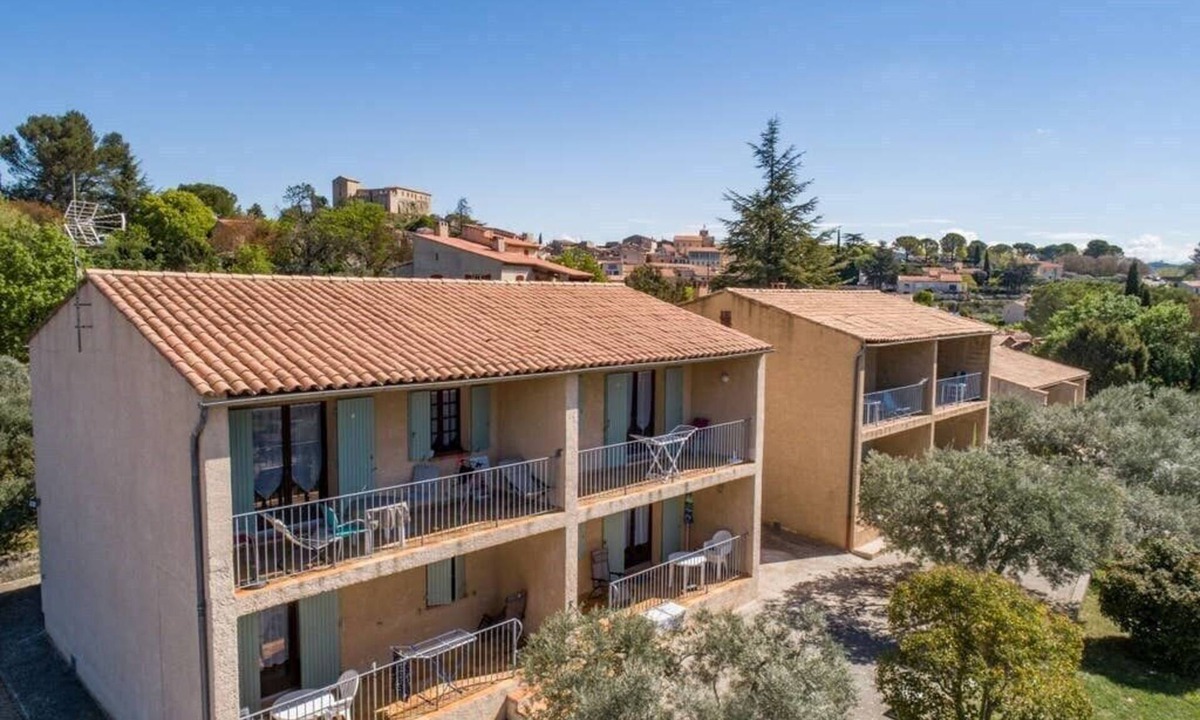 Greoux-les-Bains Apartment | (B) Studio T1 spacious, quiet, sun, parking
