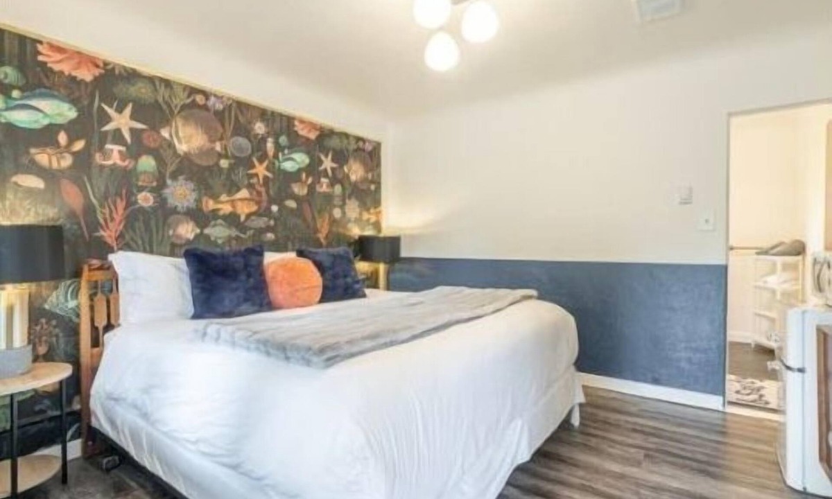Bandon Hotel | b. under the sea #2 King bedroom