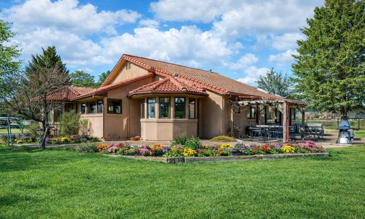 Collbran House | B4 Ranch Full Lodge & Cabin - Sleeps 20