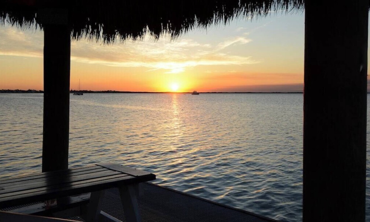 Key Largo Condo | B405 Moon Bay - Inviting Waterfront Condo with Breathtaking Sunsets