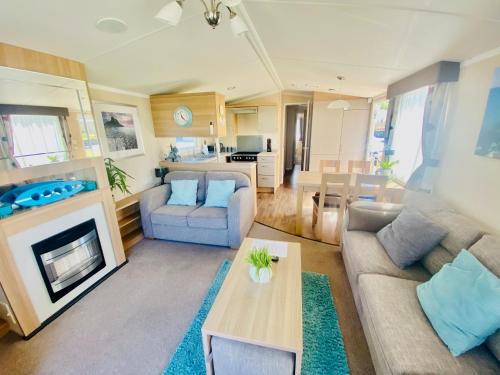 Padstow Resort | B47 Caravan Seven Bays