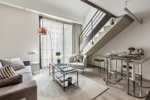 15th Arrondissement Apartment | B6 Loft Duplex 175Blo-Paris Convention