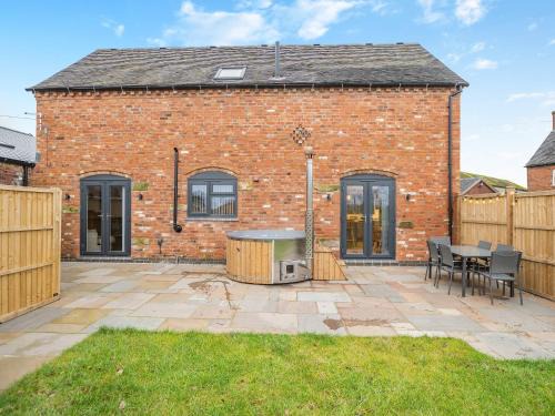 Rugeley House | Babbling Brook Barn