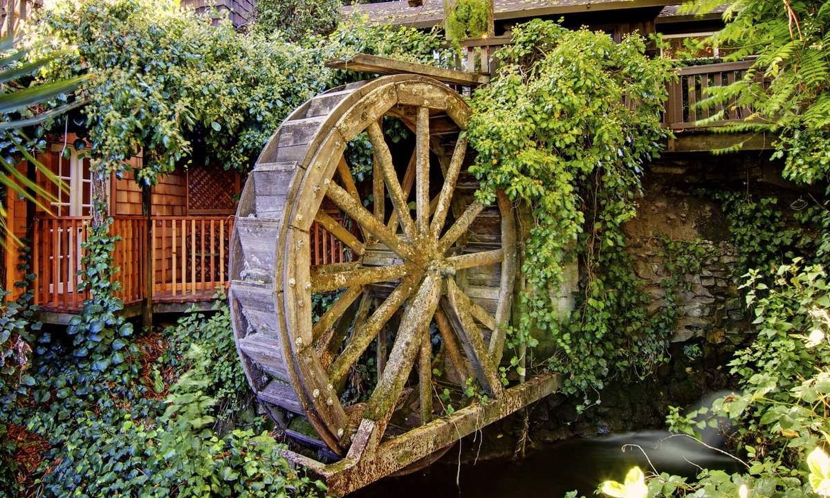 Westside Santa Cruz House | Babbling Brook Inn