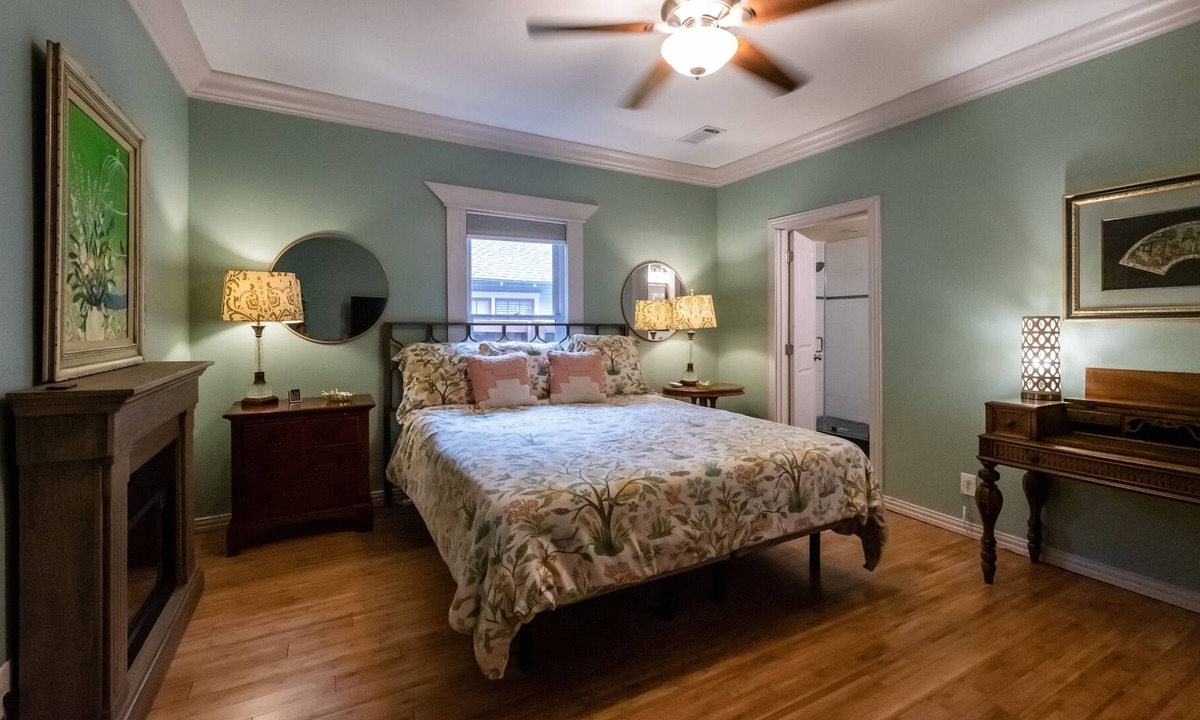 Junius Heights House | Baby & Child friendly - Renovated Craftsman - Prime Location! - High Walkability