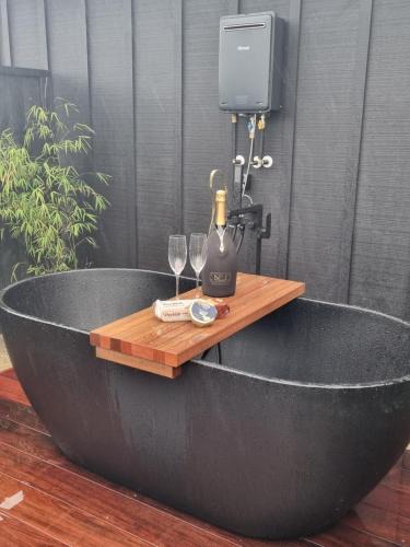 Te Puna Bed & Breakfast | Bach22 Rustic Romantic getaway