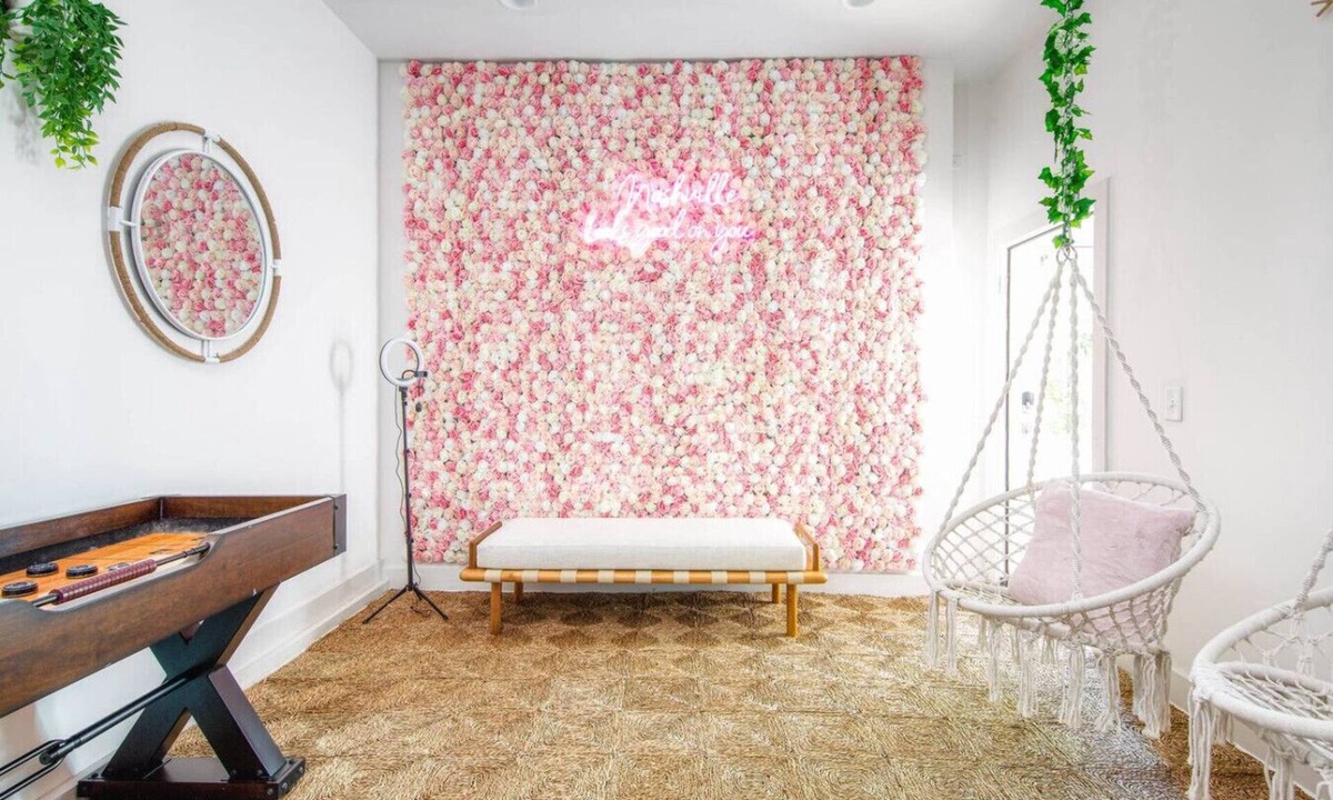 Nashville Villa | Bachelorette Bash! Sleeps 20! 2 Private rooftops!