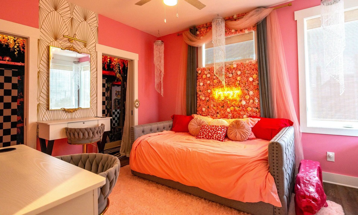 McFerrin Park House | Bachelorette Heaven! Walk to Nissan Stadium! 5 Mins to Downtown